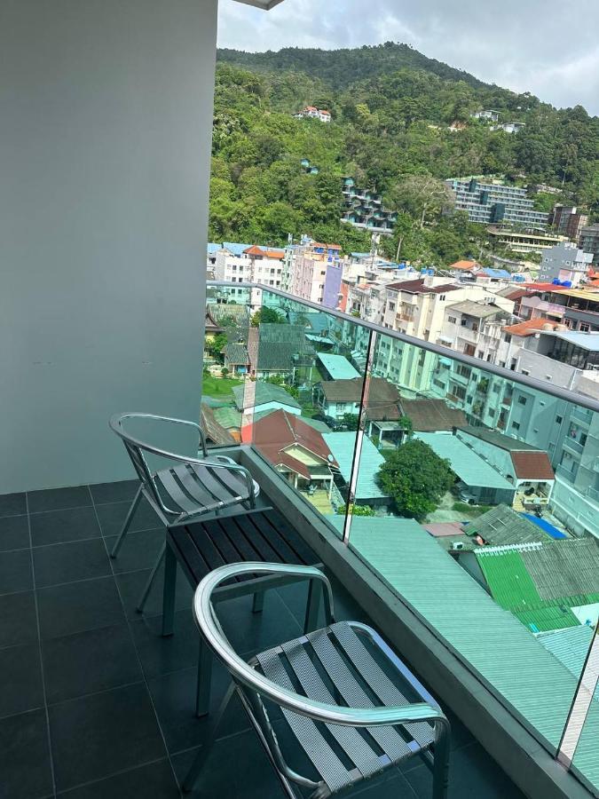 Neon Patong Hotel Buitenkant foto