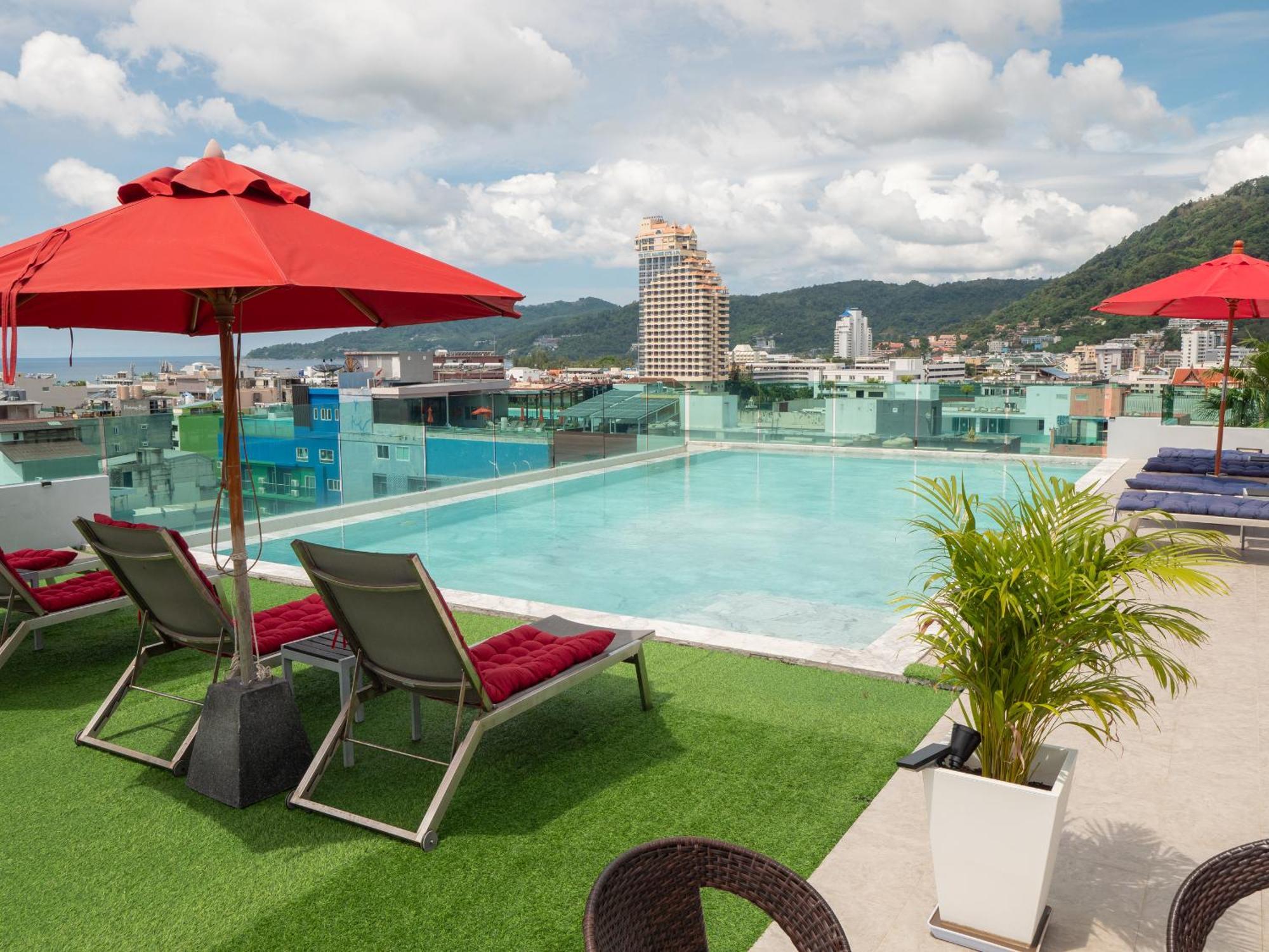 Neon Patong Hotel Buitenkant foto